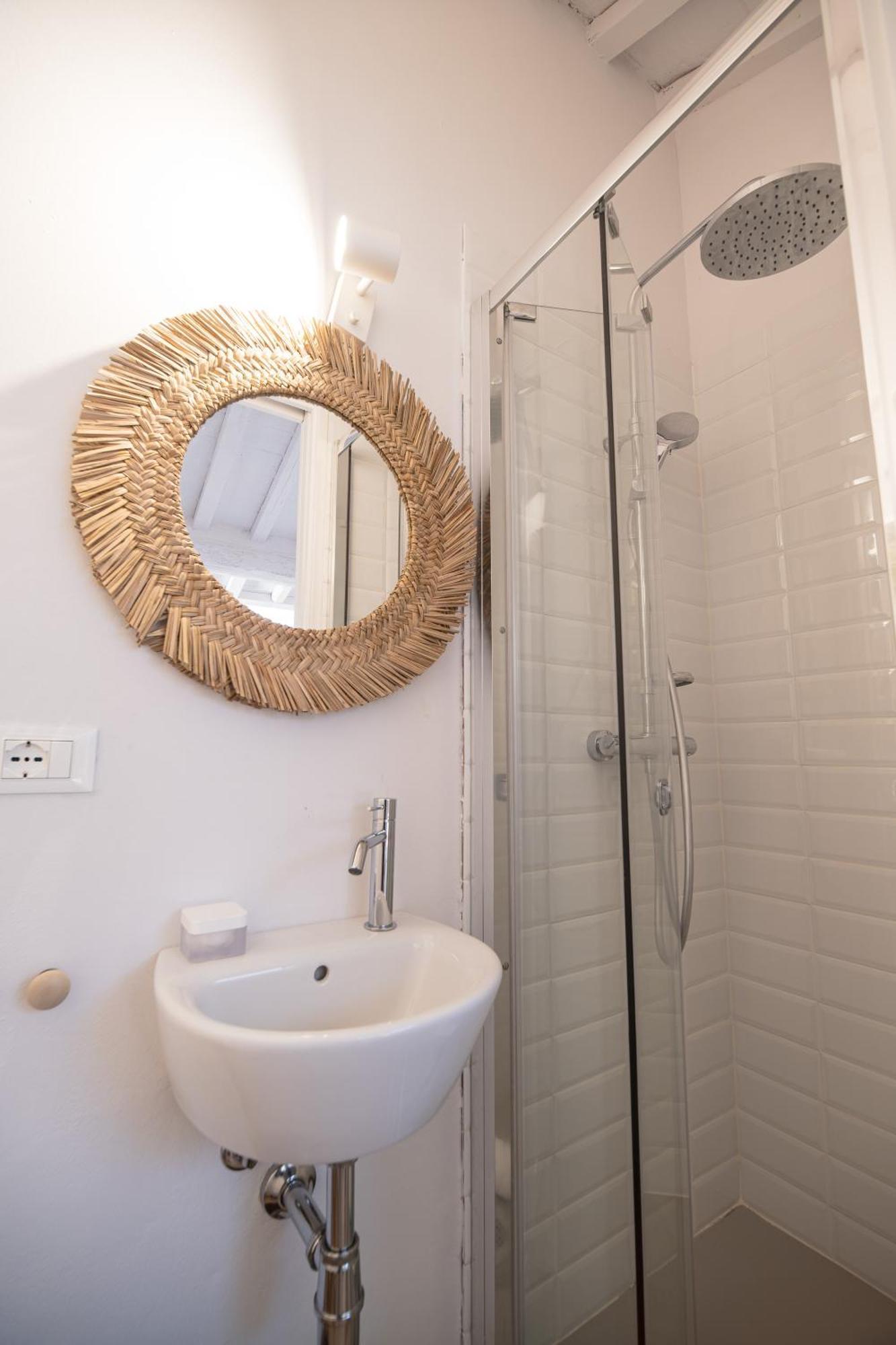 Saliscendi Apartment ปิเอตราซานตา ภายนอก รูปภาพ