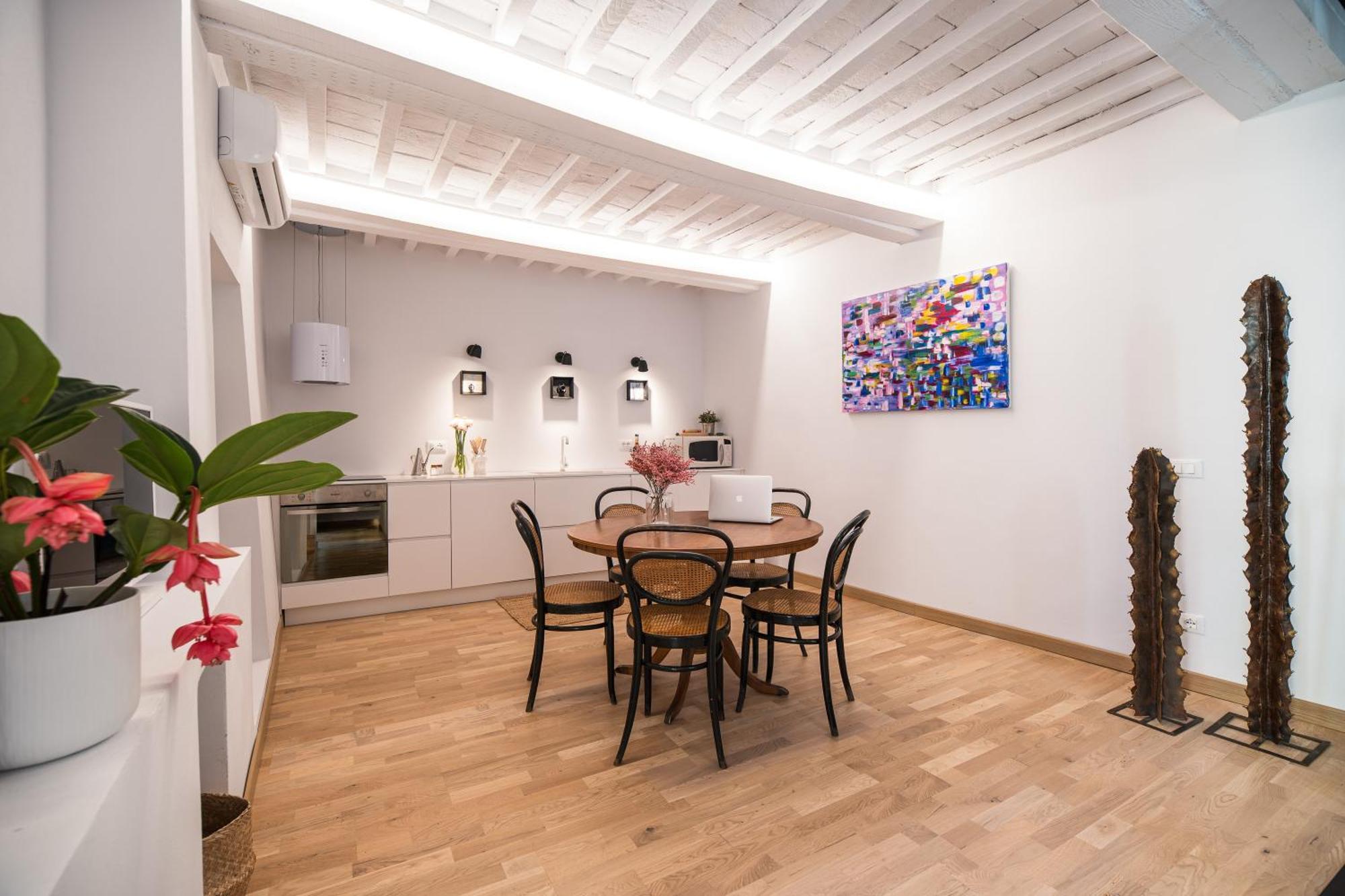 Saliscendi Apartment ปิเอตราซานตา ภายนอก รูปภาพ